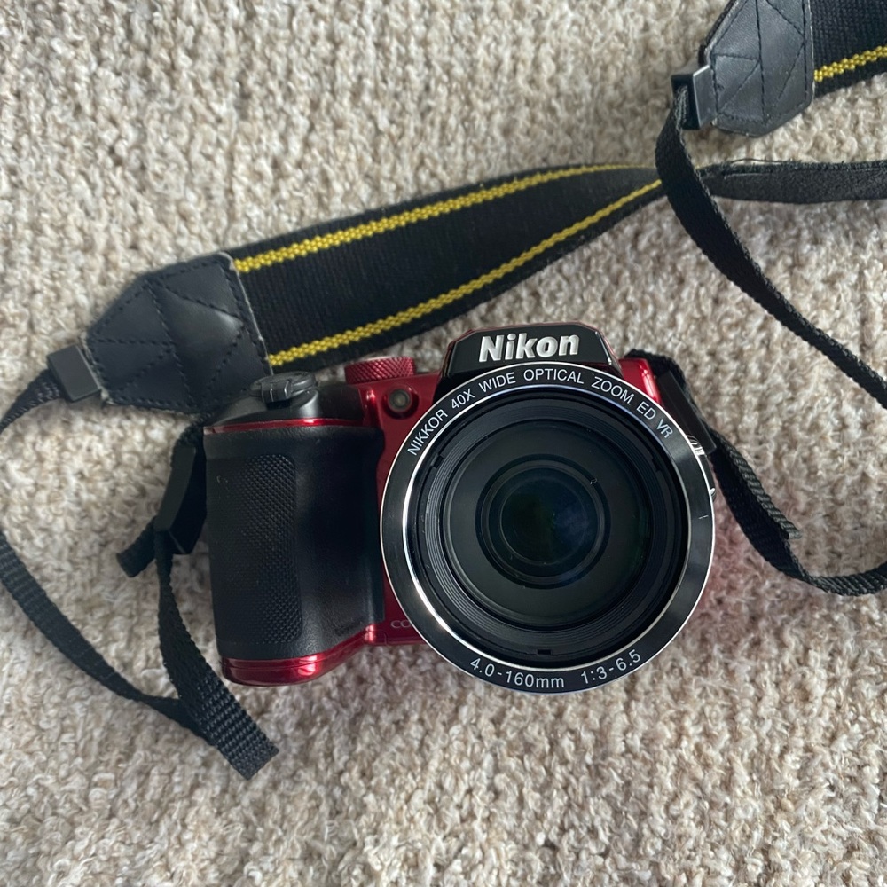 Nikon coolplix B500 digitial camera